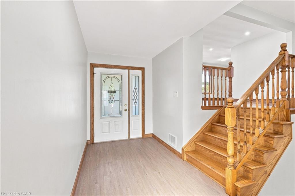 14 Green Forest Drive Property Photo 4