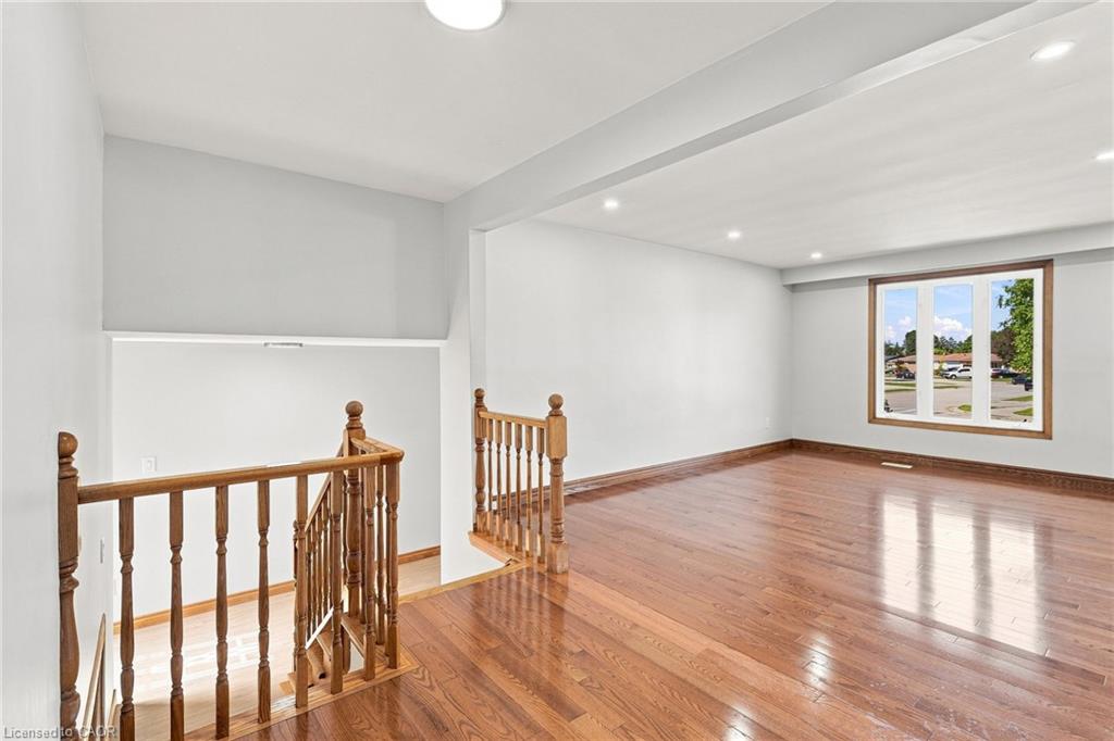 14 Green Forest Drive Property Photo 6
