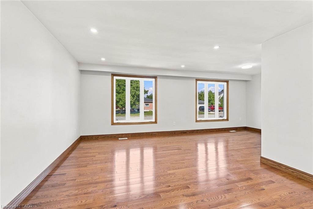 14 Green Forest Drive Property Photo 9