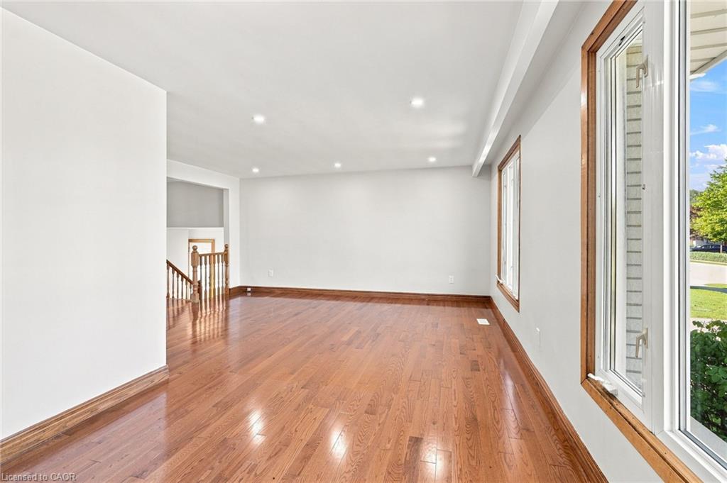 14 Green Forest Drive Property Photo 10