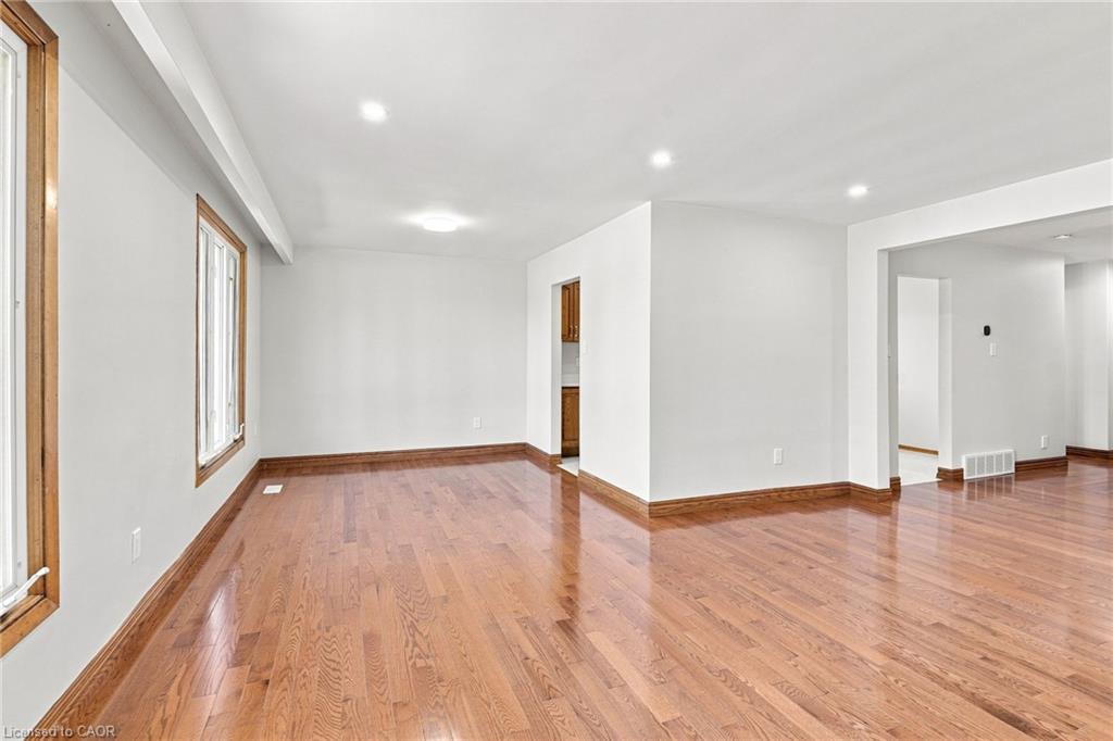 14 Green Forest Drive Property Photo 12