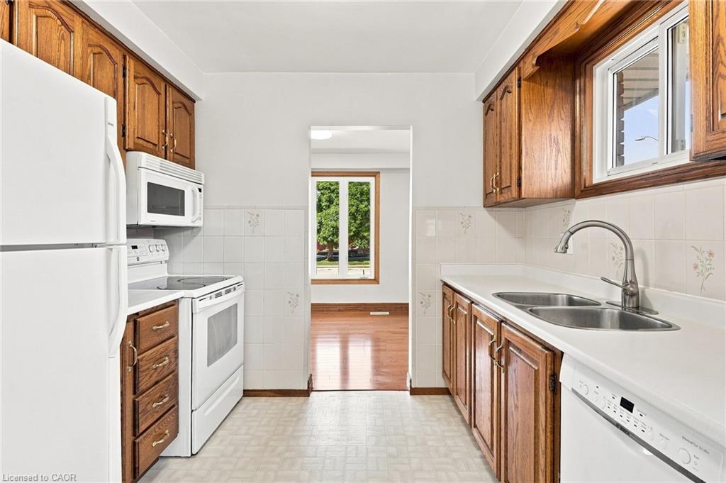 14 Green Forest Drive Property Photo 15