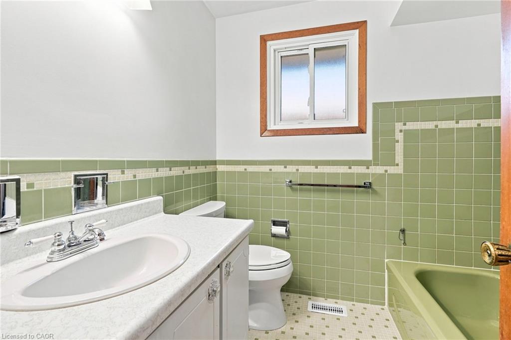14 Green Forest Drive Property Photo 23