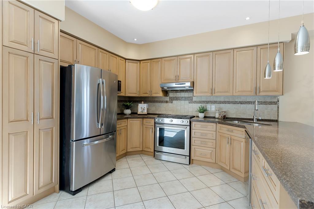 227 Chestnut Hill Crescent Property Photo 14
