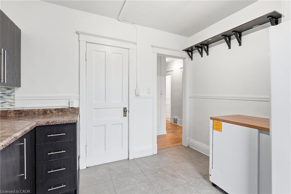 63 Melrose Avenue S Property Photo 15