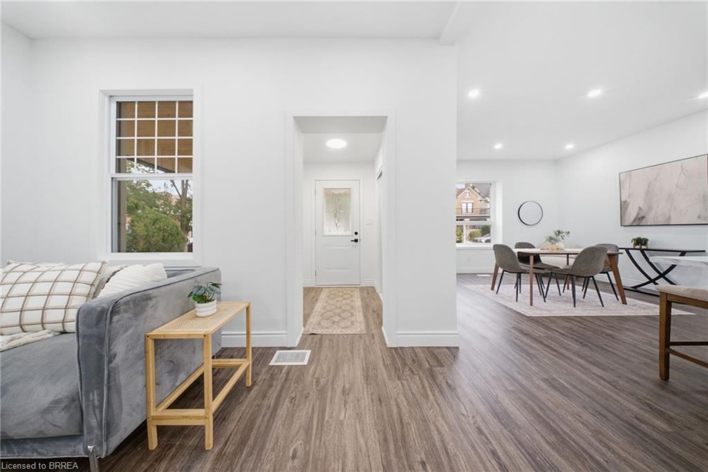 42 Peel Street Property Photo 5