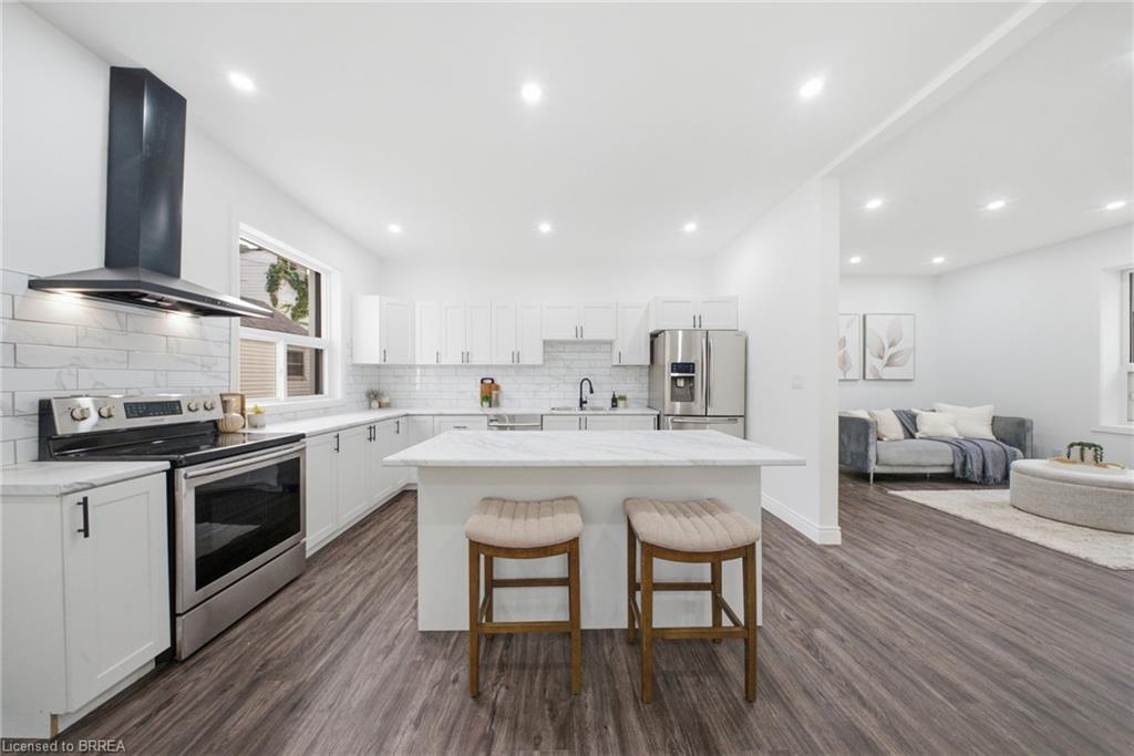 42 Peel Street Property Photo 7