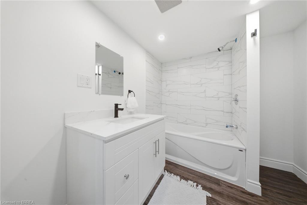 42 Peel Street Property Photo 12