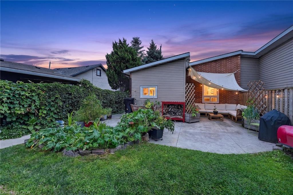 187 Ray Street N Property Photo 36