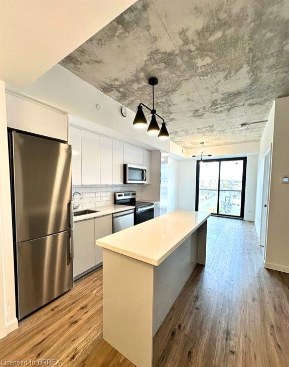 813-7 Erie Avenue Property Photo 8