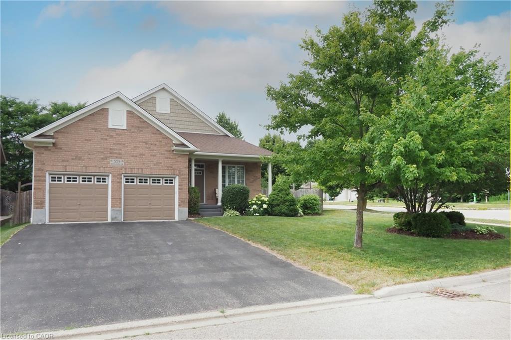559 Springwater Drive Property Photo 1