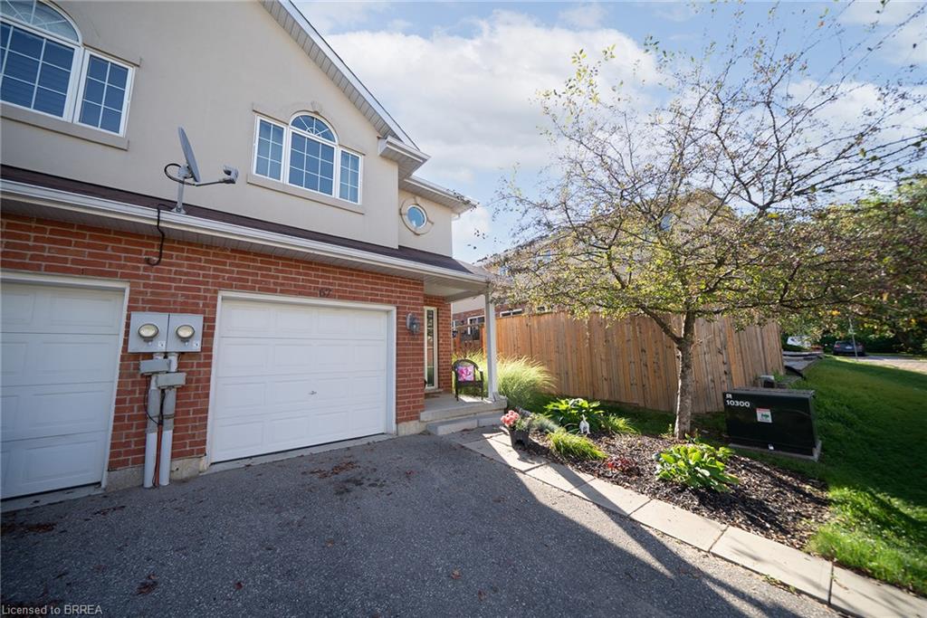 67-20 Mcconkey Crescent Property Photo 4