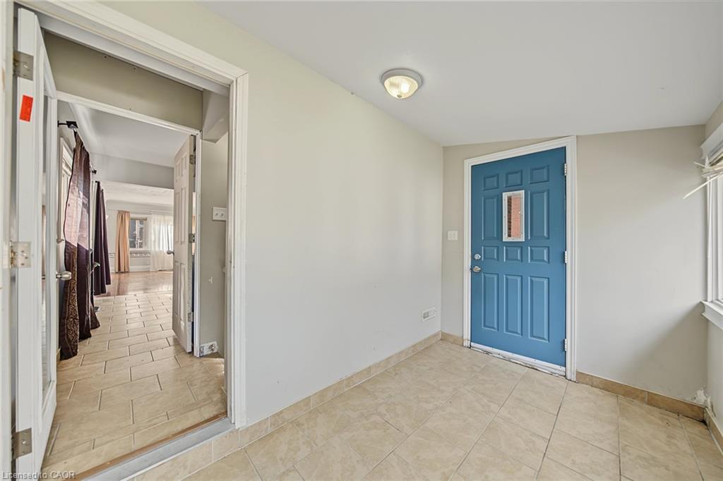 270 Weir Street N Property Photo 19
