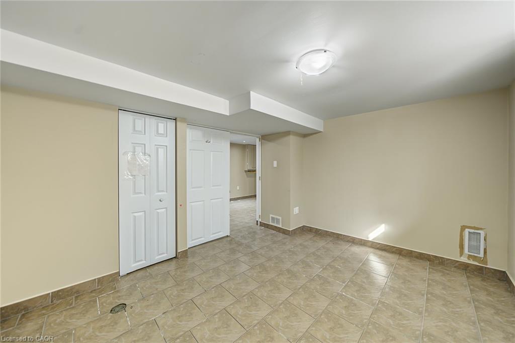 270 Weir Street N Property Photo 27