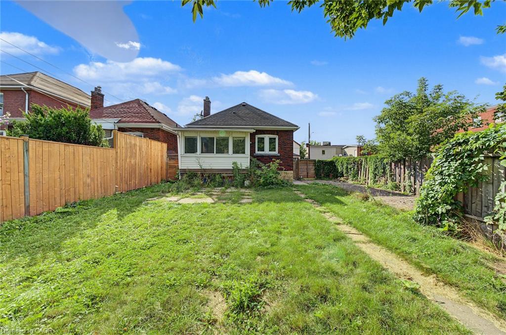 270 Weir Street N Property Photo 31