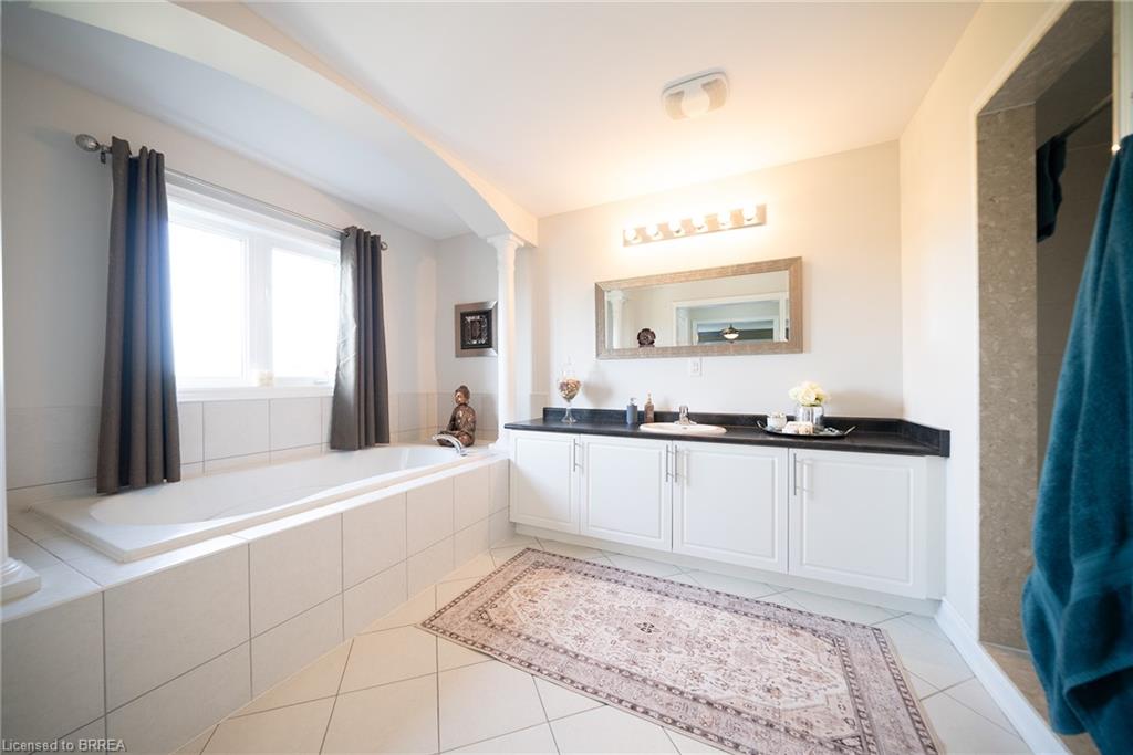 10 Bisset Avenue Property Photo 28