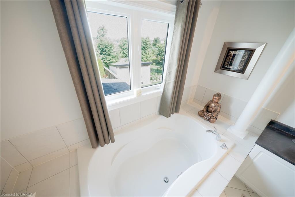 10 Bisset Avenue Property Photo 29