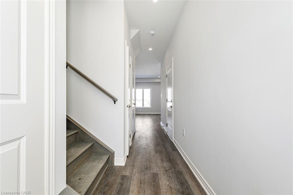 44-205 Thames Way Property Photo 5