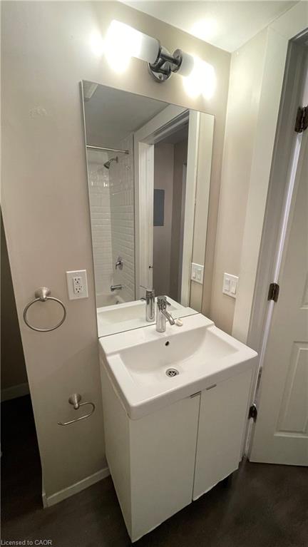 2-4 Ottawa Street N Property Photo 6