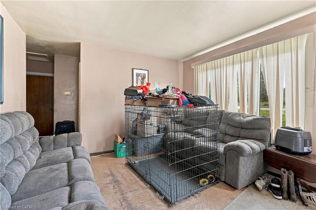 663 Ridge Road W Property Photo 3