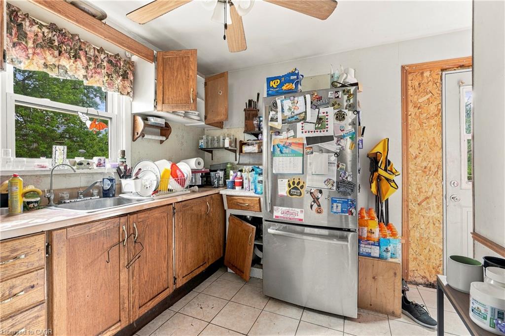 663 Ridge Road W Property Photo 4