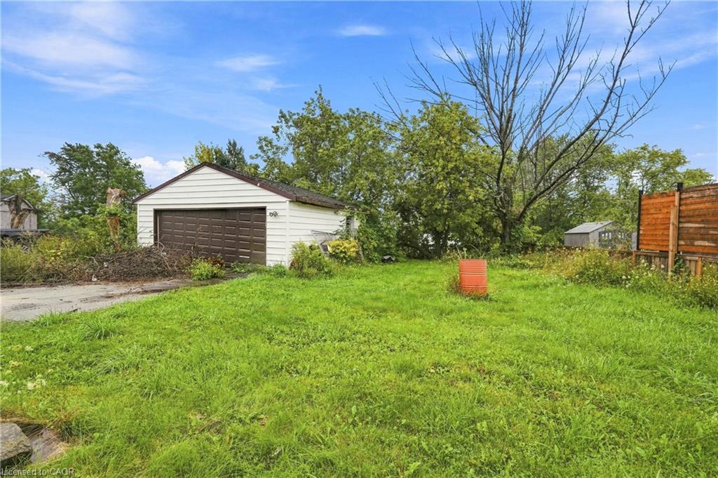 663 Ridge Road W Property Photo 11