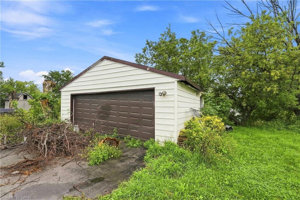 663 Ridge Road W Property Photo 12