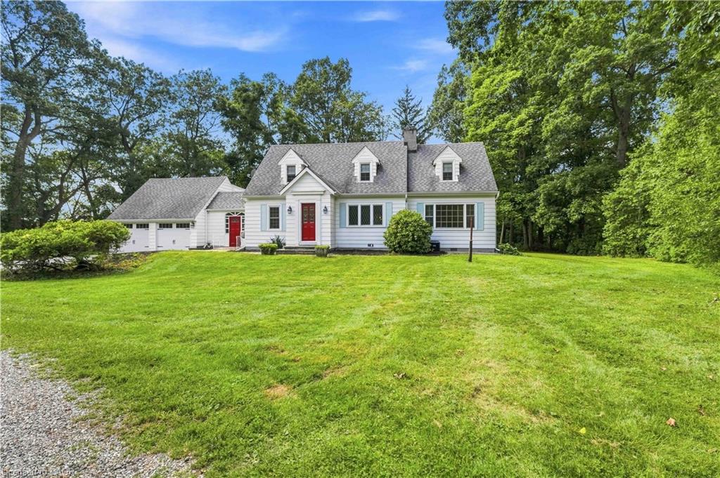 1537 Gregory Road Property Photo 3