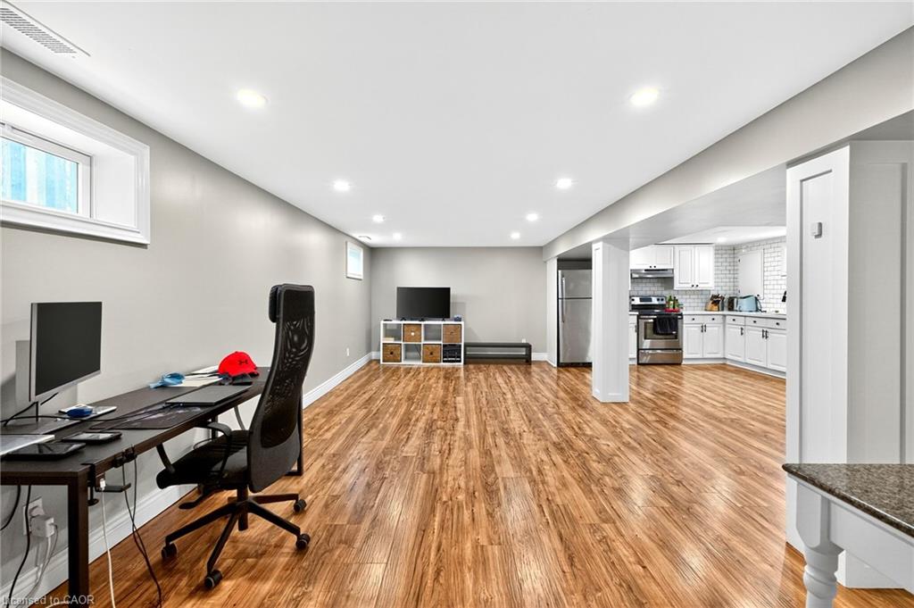312 East 45th Street Property Photo 7