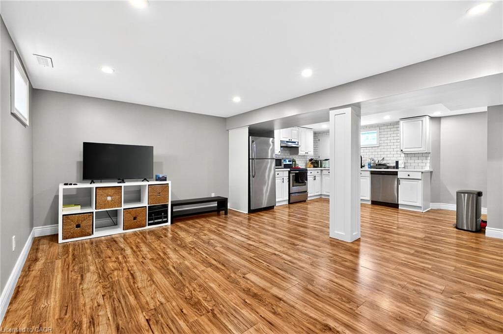 312 East 45th Street Property Photo 8