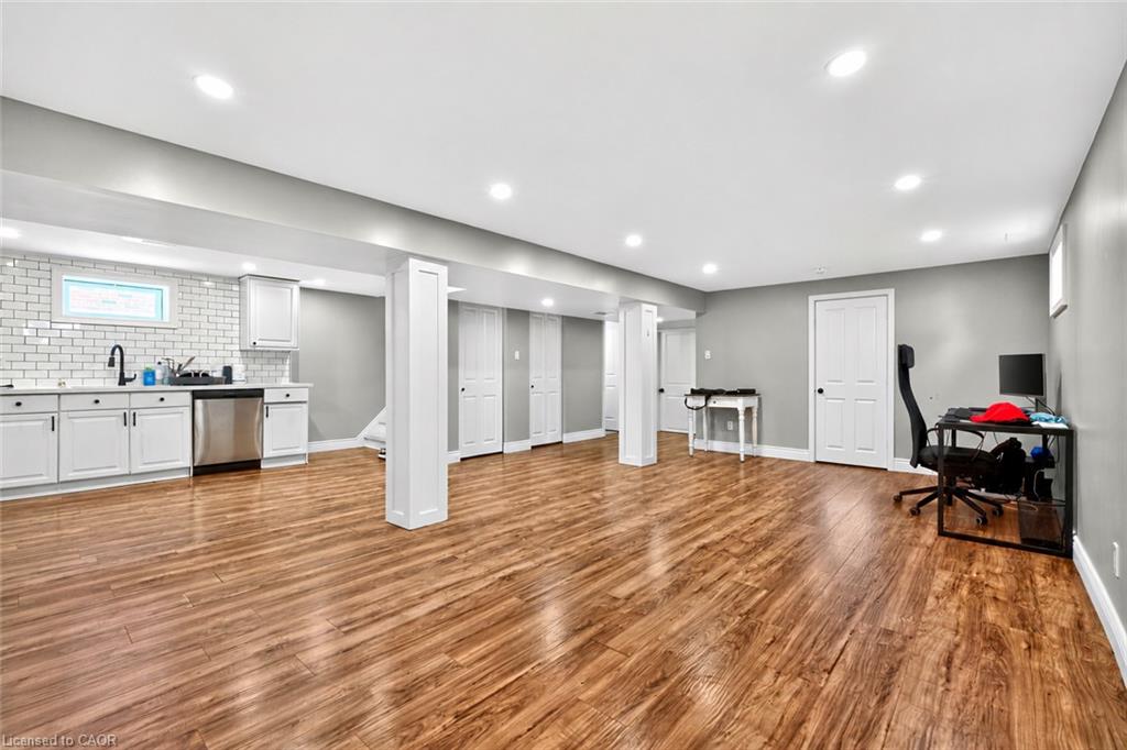 312 East 45th Street Property Photo 9