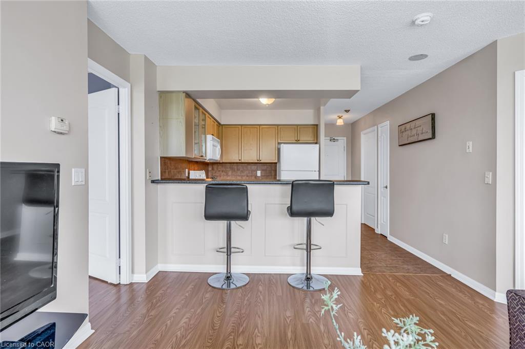 208-1140 Parkwest Place Property Photo 15