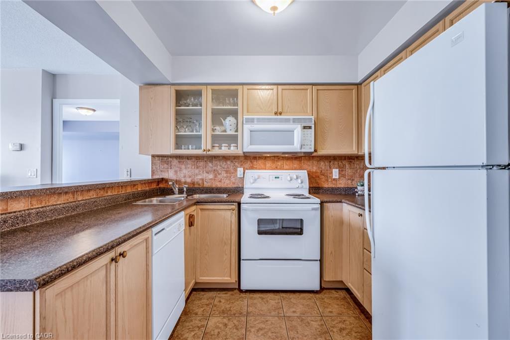 208-1140 Parkwest Place Property Photo 16