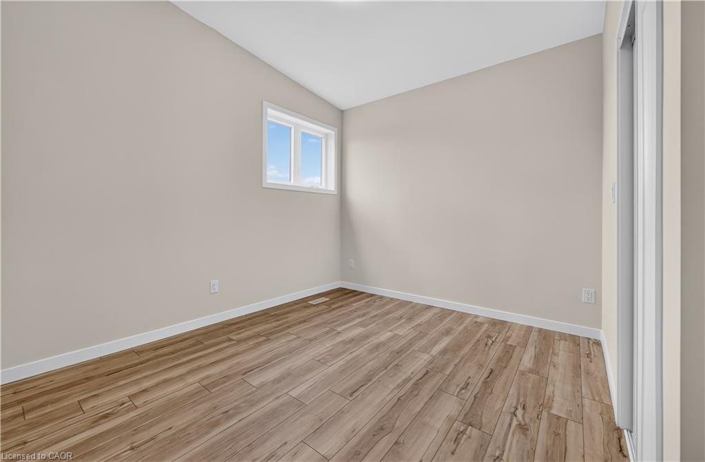 R-17 Victor Boulevard Property Photo 12