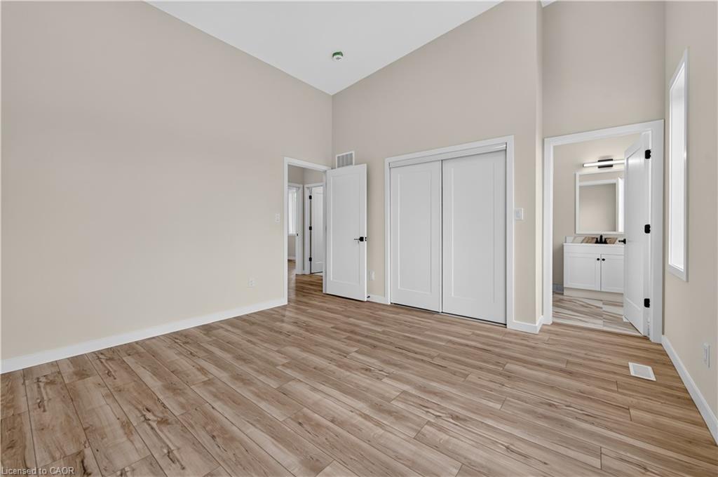 R-17 Victor Boulevard Property Photo 31