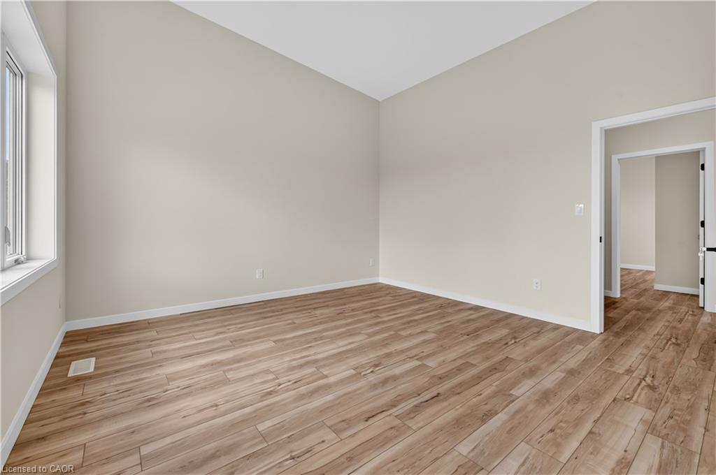 R-17 Victor Boulevard Property Photo 32