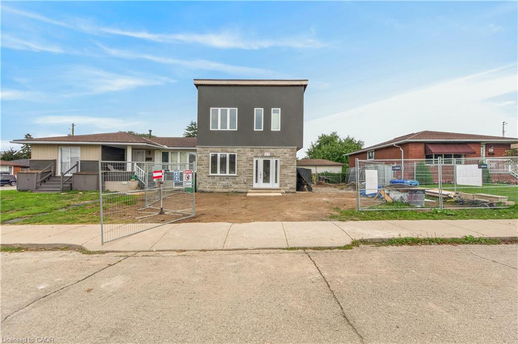 R-17 Victor Boulevard Property Photo 42