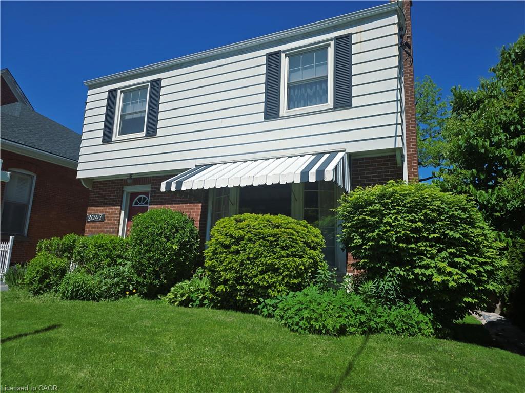 2047 James Street Property Photo 2
