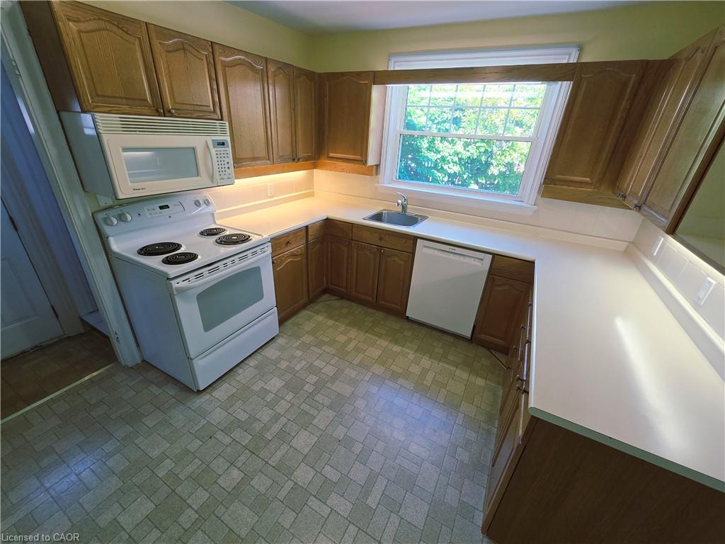 2047 James Street Property Photo 5