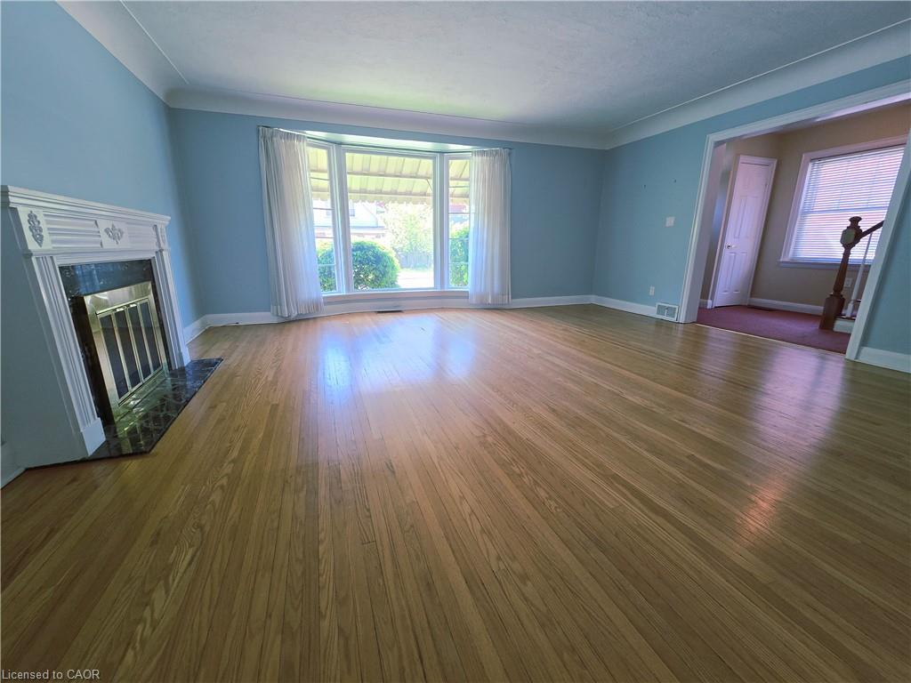 2047 James Street Property Photo 8