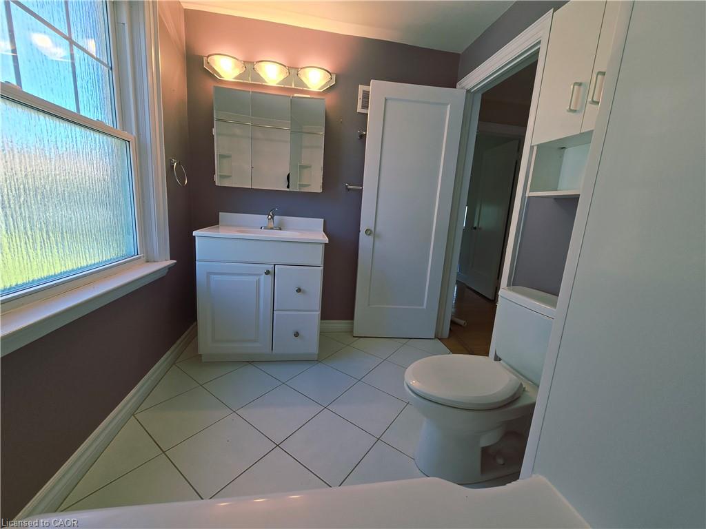 2047 James Street Property Photo 16