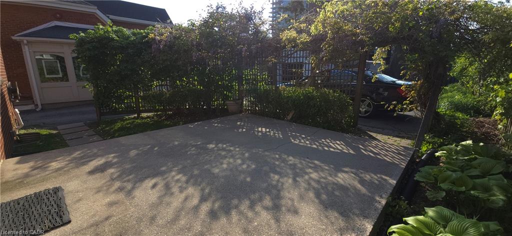 2047 James Street Property Photo 21