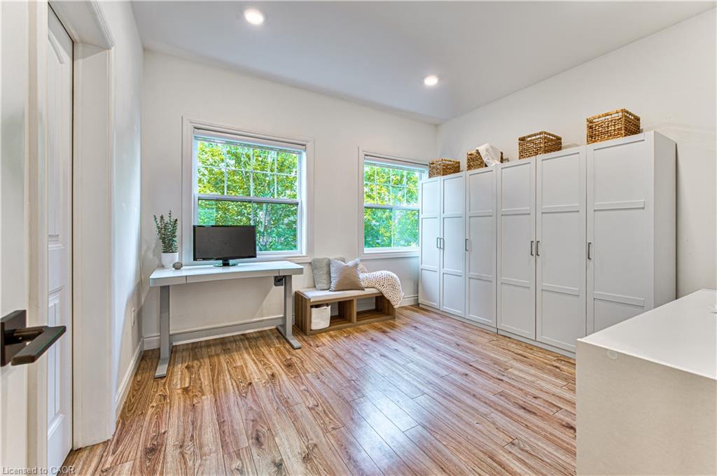 B306-112 Union Street E Property Photo 7
