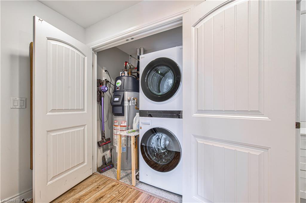 B306-112 Union Street E Property Photo 12