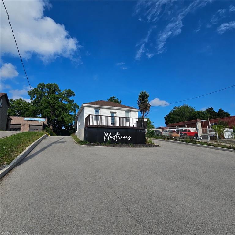 255 Water Street N Property Photo 1