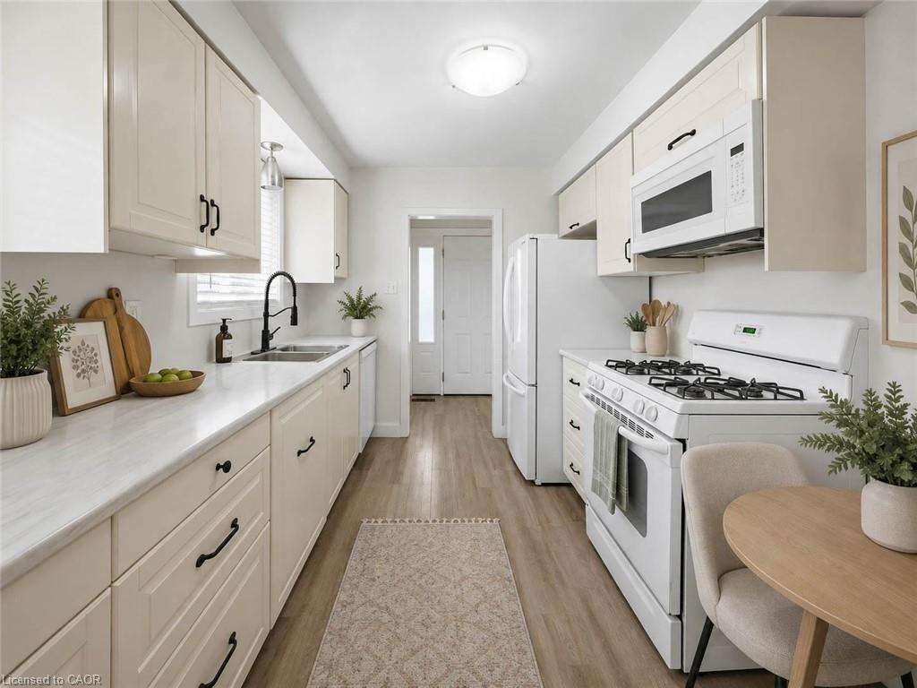 220 Cairn Street Property Photo 11