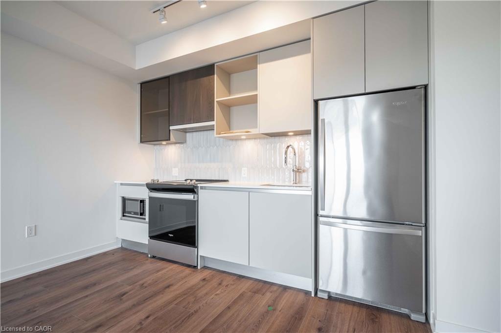 437-395 Dundas Street Property Photo 6