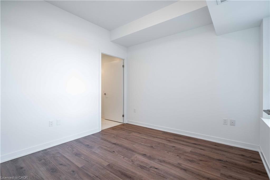 437-395 Dundas Street Property Photo 7