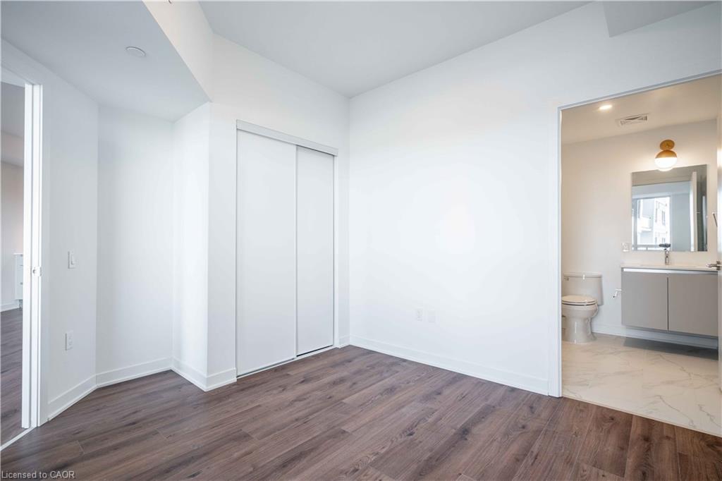 437-395 Dundas Street Property Photo 8