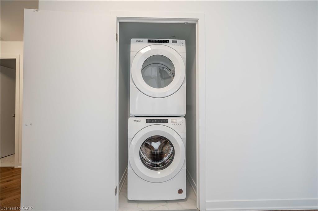 437-395 Dundas Street Property Photo 12
